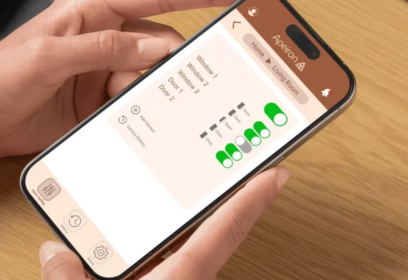Apeiron Guard mobile app showing protected zones and alarm status